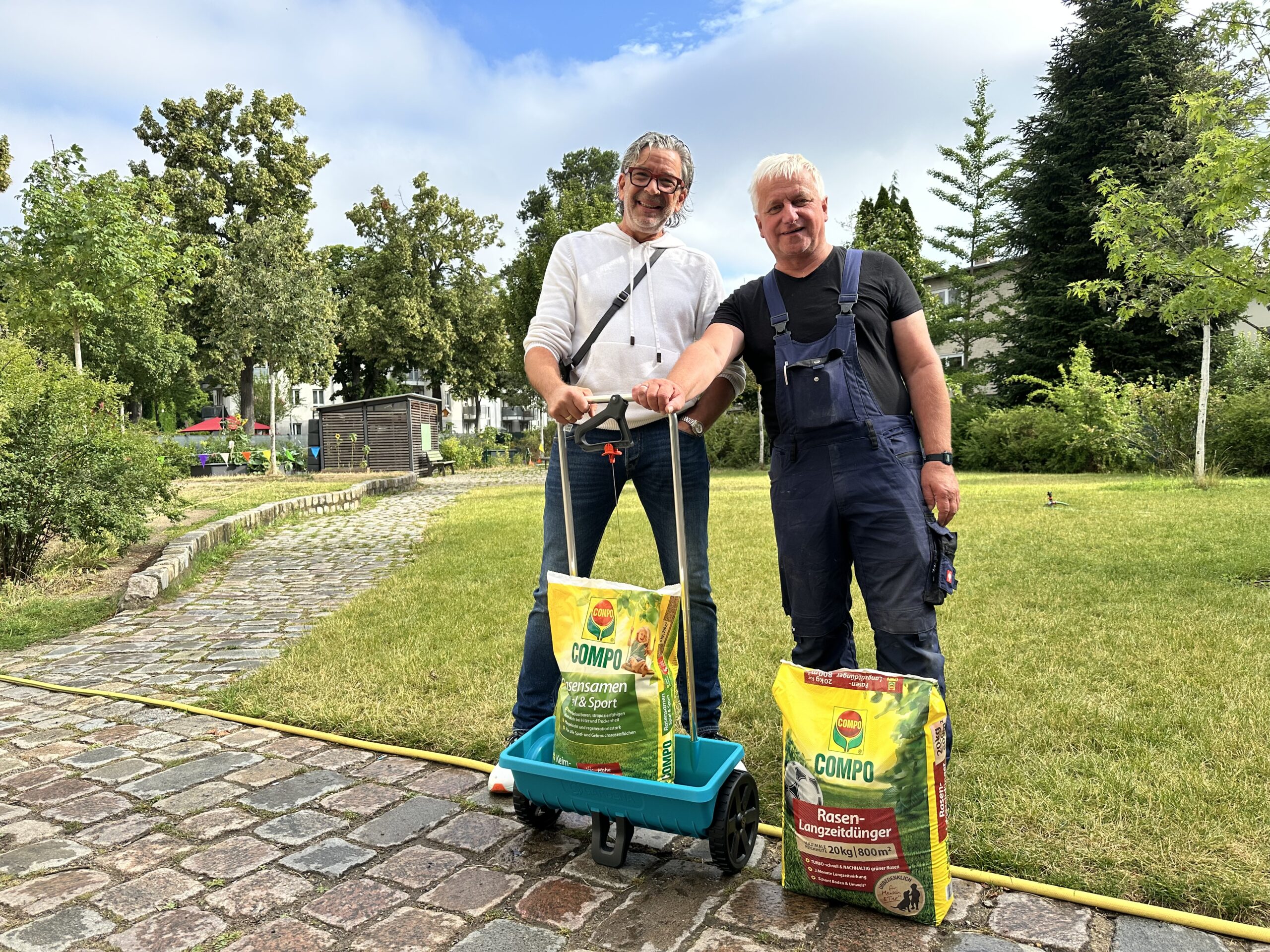 Materialien für die Rasenpflege